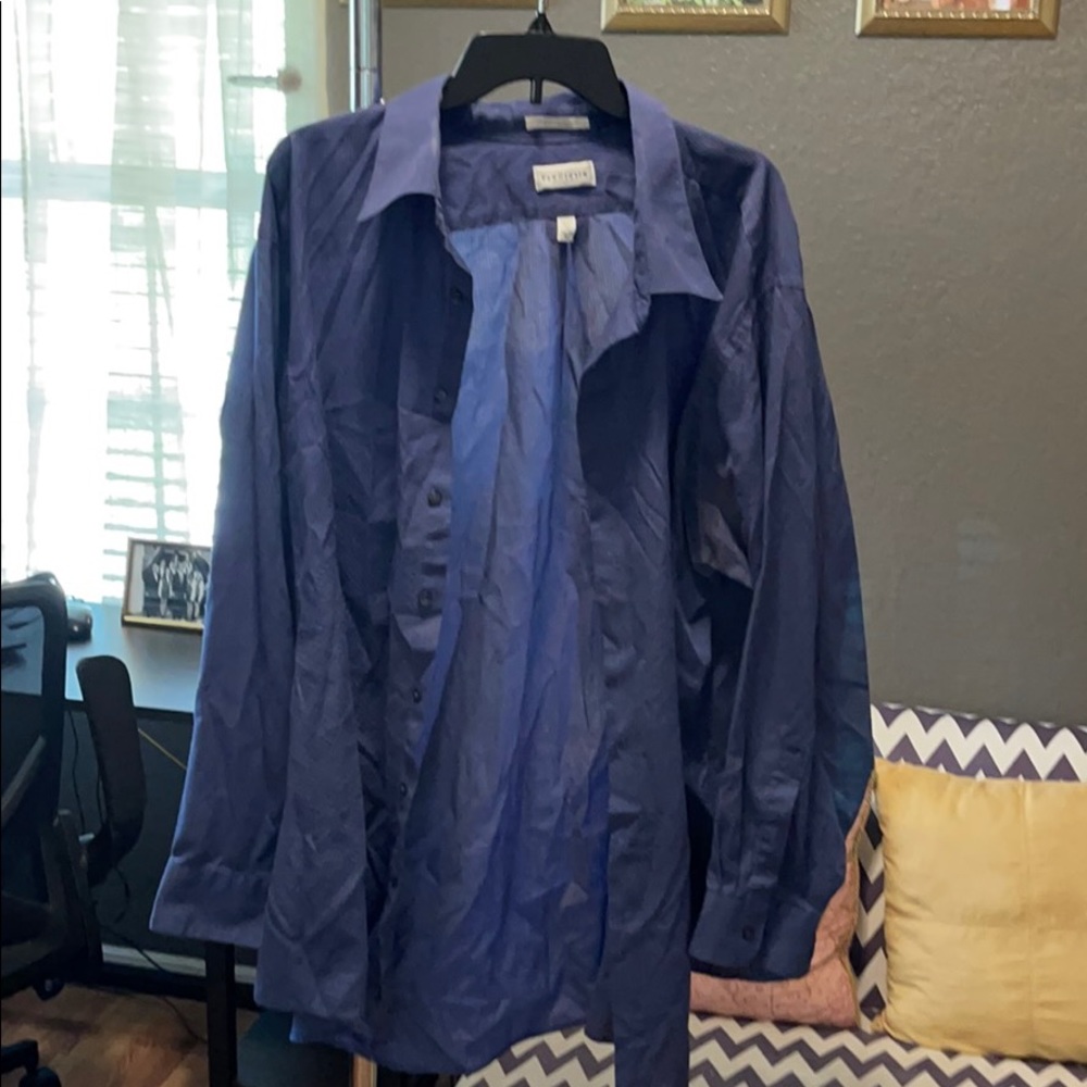 Men’s Van Huesen Long Sleeve dress shirt